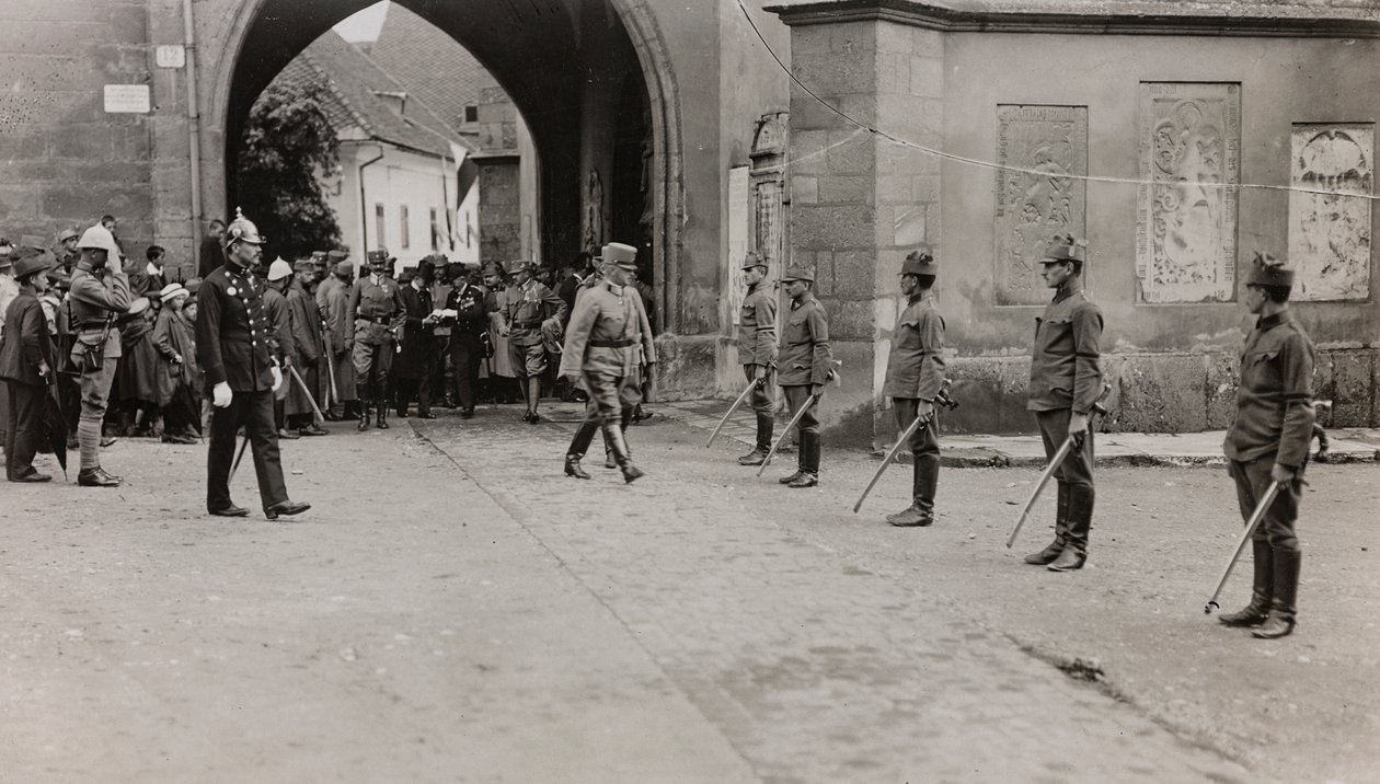 Album "Meine weltkriegs - Erinnerungen South-West Front (Carinthia, Italy, South Tyrol) 31/03/1915-12/11/1918 - Josef Zohles Wien": soldiers in Villach by Josef Zohles