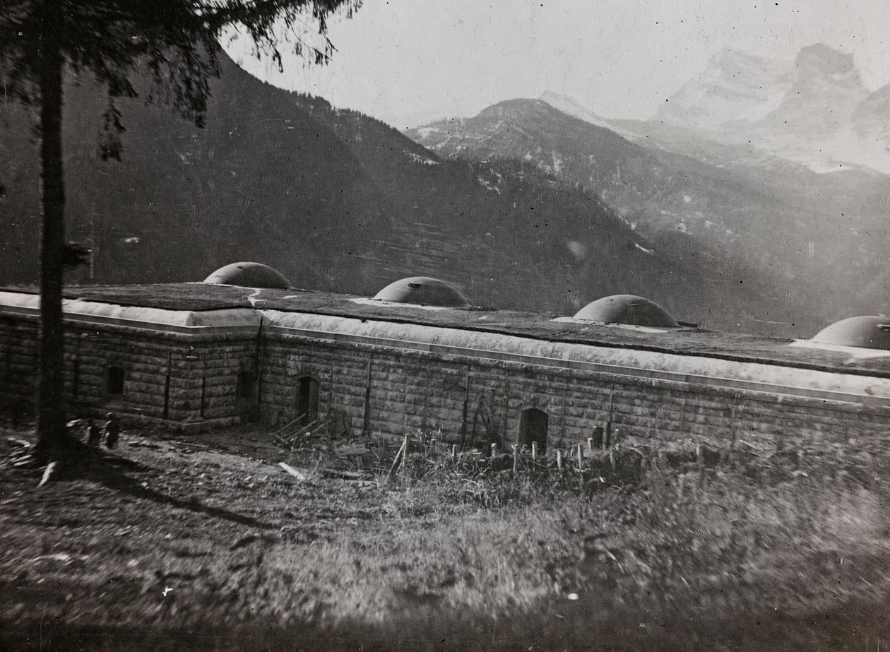 Album "Meine weltkriegs - Erinnerungen South-West Front (Carinthia, Italy, South Tyrol) 31/03/1915-12/11/1918 - Josef Zohles Wien": an Italian fortress by Josef Zohles