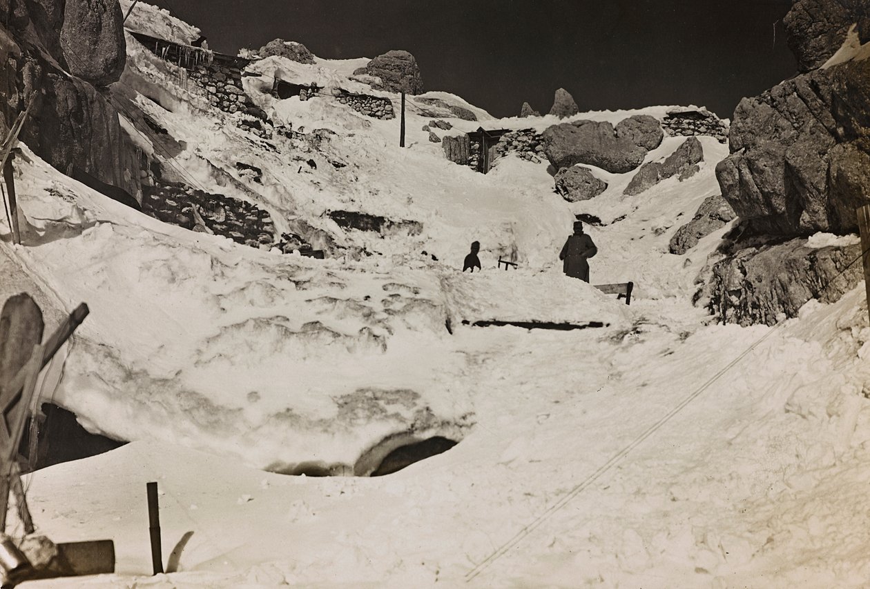 Album "Meine weltkriegs - Erinnerungen South-West Front (Carinthia, Italy, South Tyrol) 31/03/1915-12/11/1918 - Josef Zohles Wien": soldiers in the snow by Josef Zohles