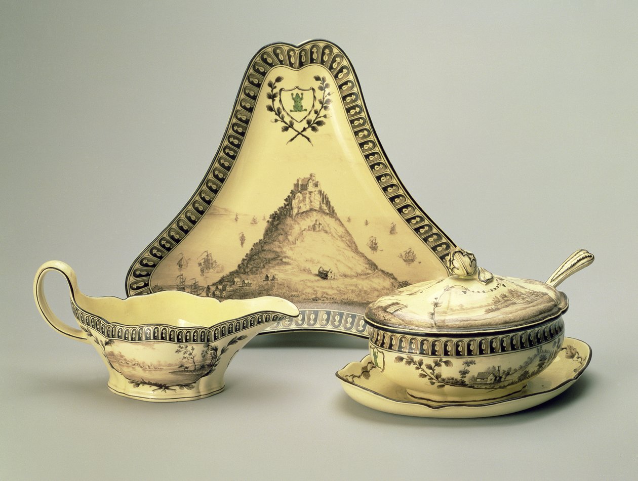 Covered bowl and spoon, triangular dish and sauceboat, from the 