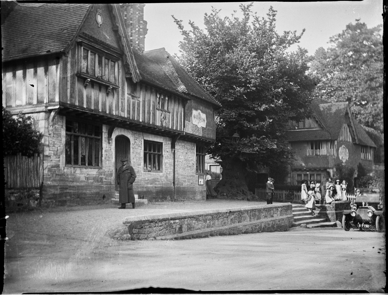 Leicester Square, Penshurst, Sevenoaks, Kent, 22/05/1911 by Katherine Jean Macfee