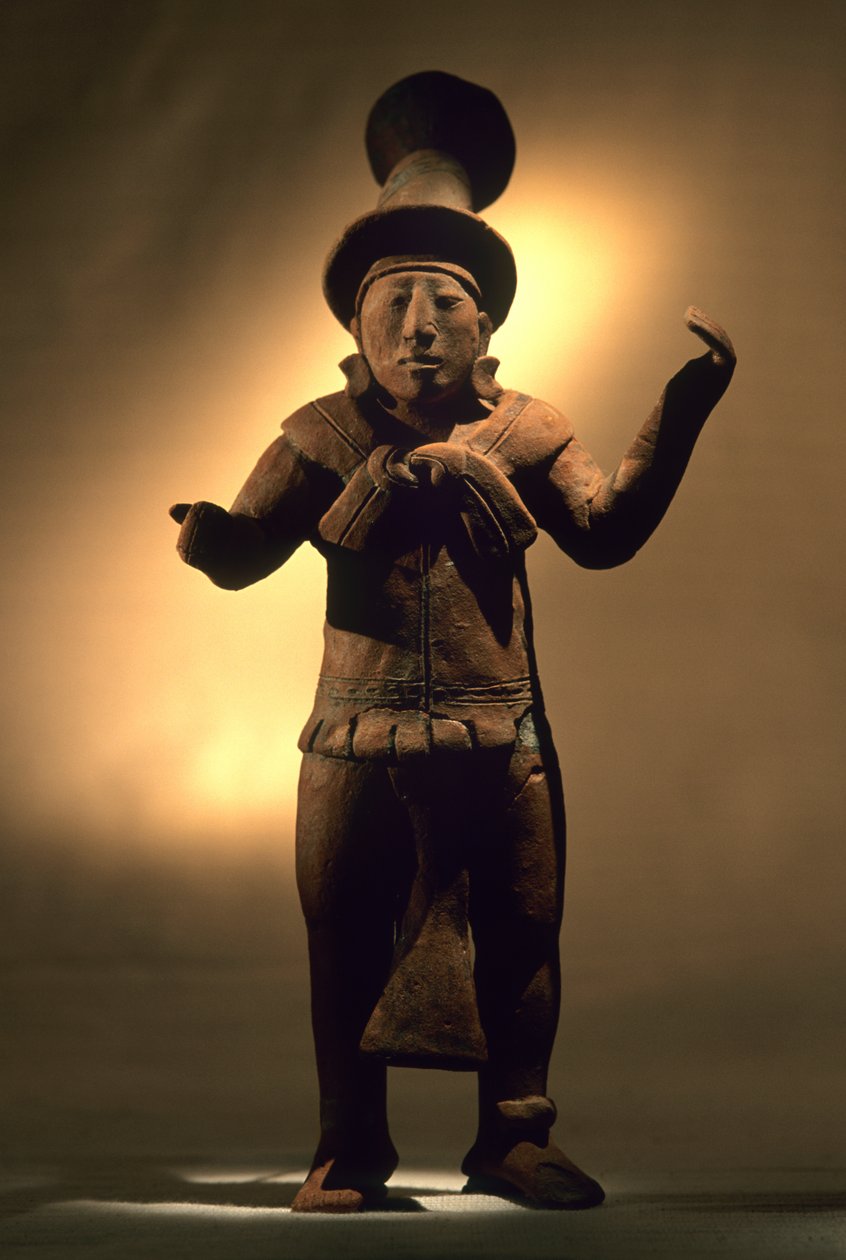Artifact, Cancuen, Guatemala, Arthur Demarest, Tomas Barrientos, Maya, Palace, Classic Period, 2004 by Kenneth Garrett