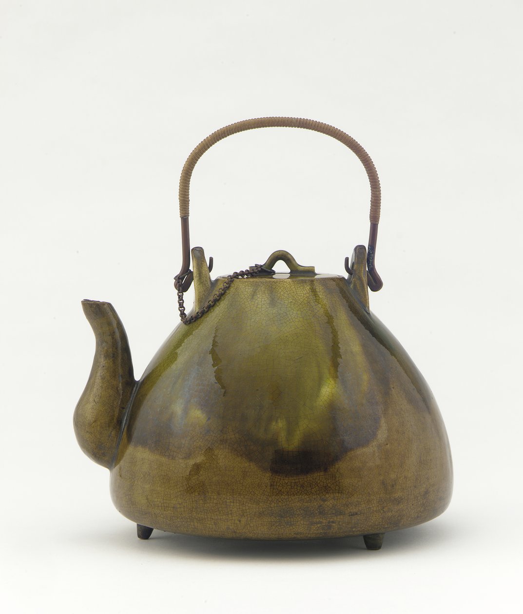 Minato ware tea pot, mid-19th century by Kichibei Ueda