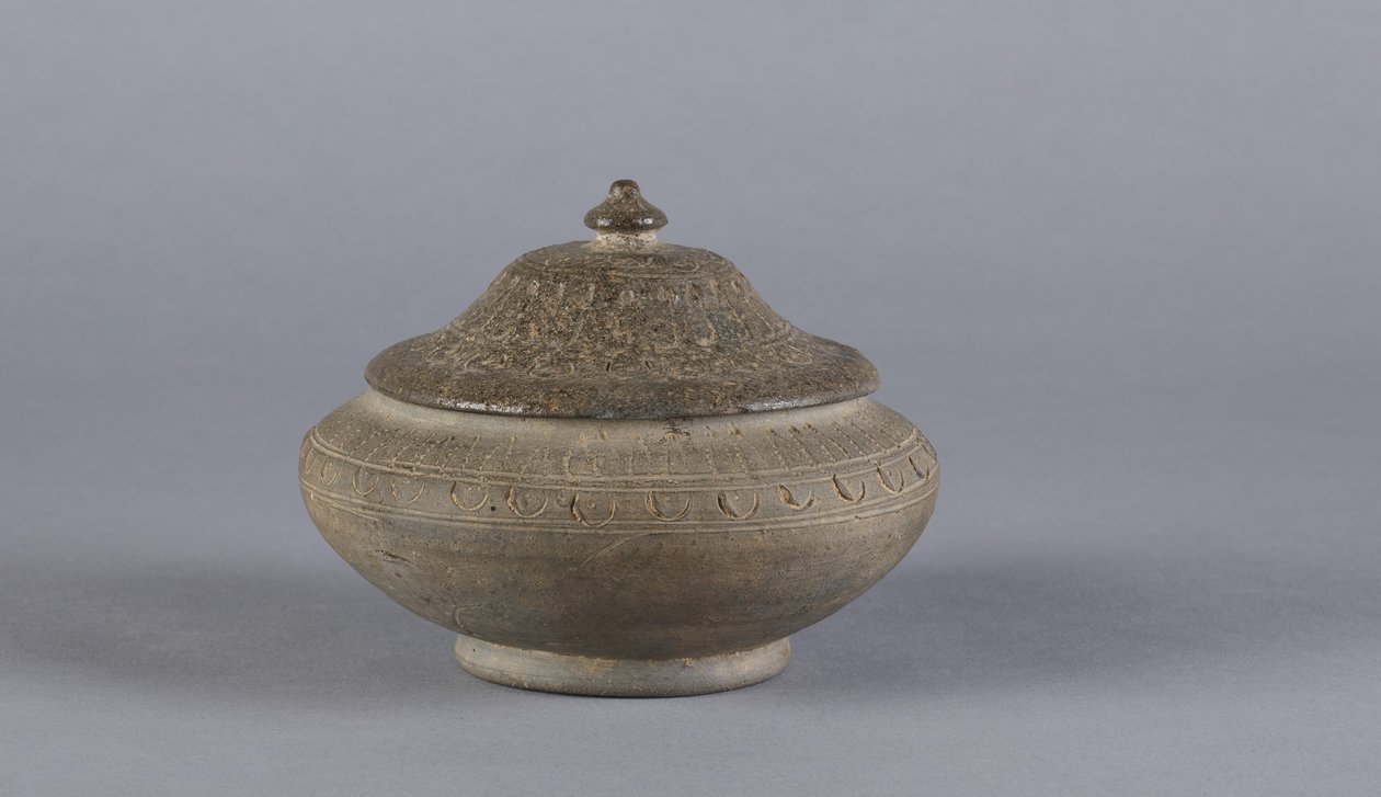 Box with lid, Silla dynasty, 55 BC-935 by Korean School