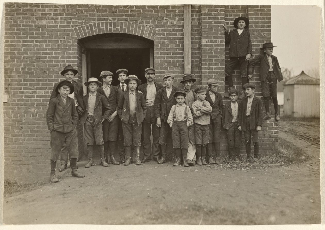 Noon Hour, King Mfg. Co., Augusta, Georgia by Lewis W. Hine
