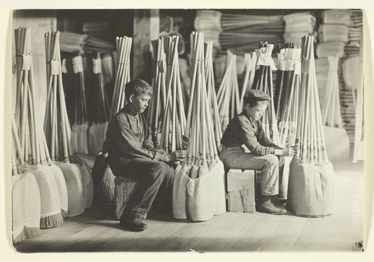 Boys in Packing Room, Brown Mfg. Company, Evansville, Ind. by Lewis Wickes Hine