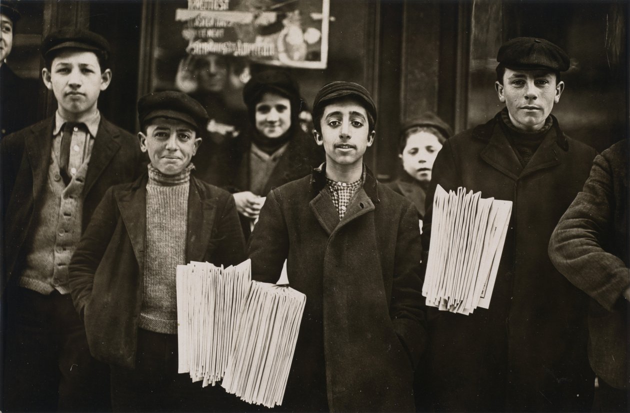 Hartford Newsboys, 1909 by Lewis Wickes Hine