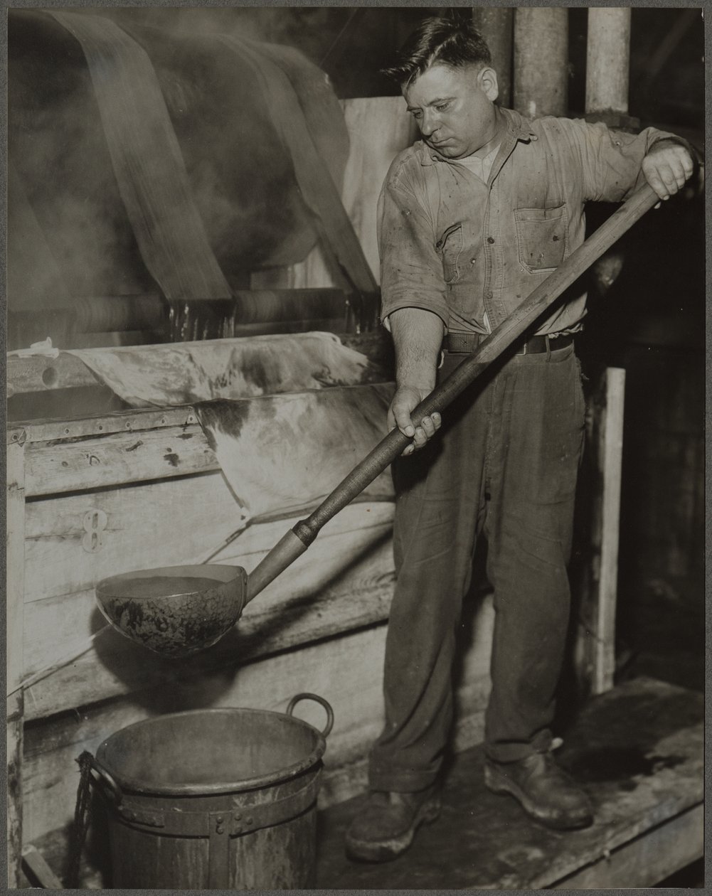 Piece Dyeing by Lewis Wickes Hine