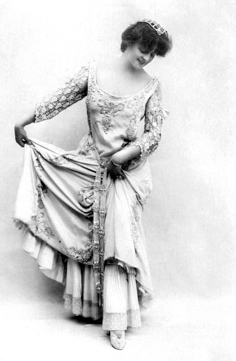 Marie Studholme by Lizzie Caswall Smith