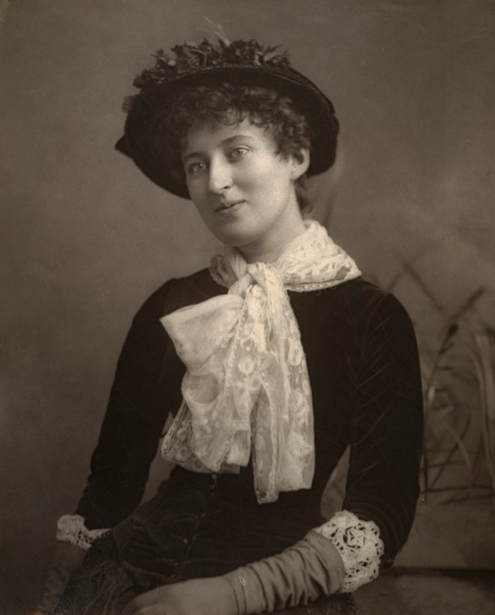 Cissy Grahame, British Actress by London Stereoscopic and Photographic Co