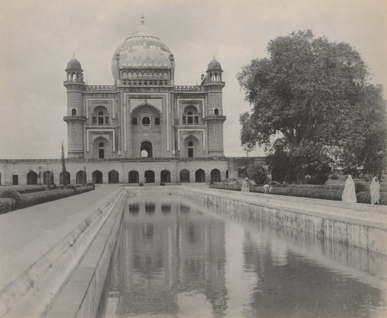 Saftar Jung Tomb, Delhi, c.1890s by Ltd. Ceylon Plâté