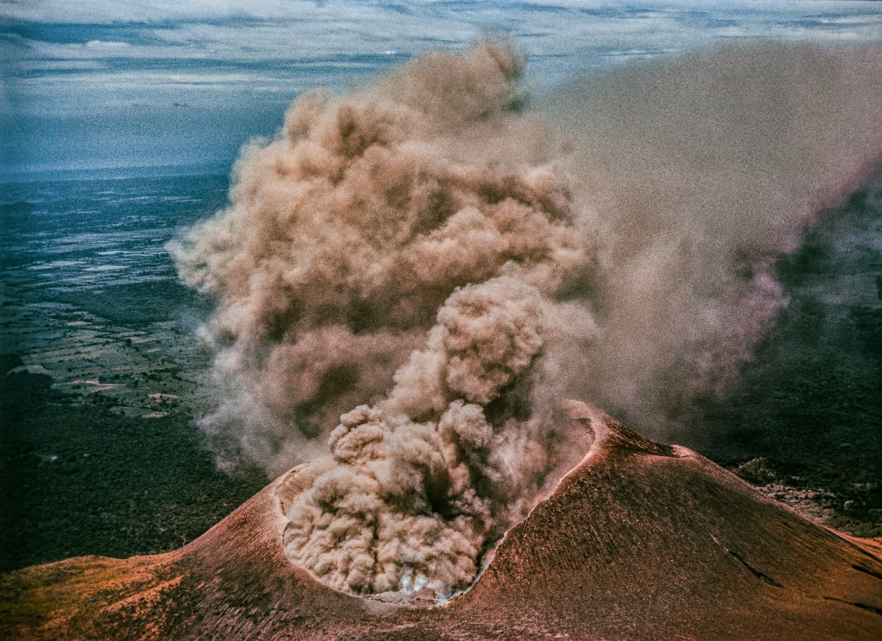 Momotombo volcano in Nicaragua by Luis Marden