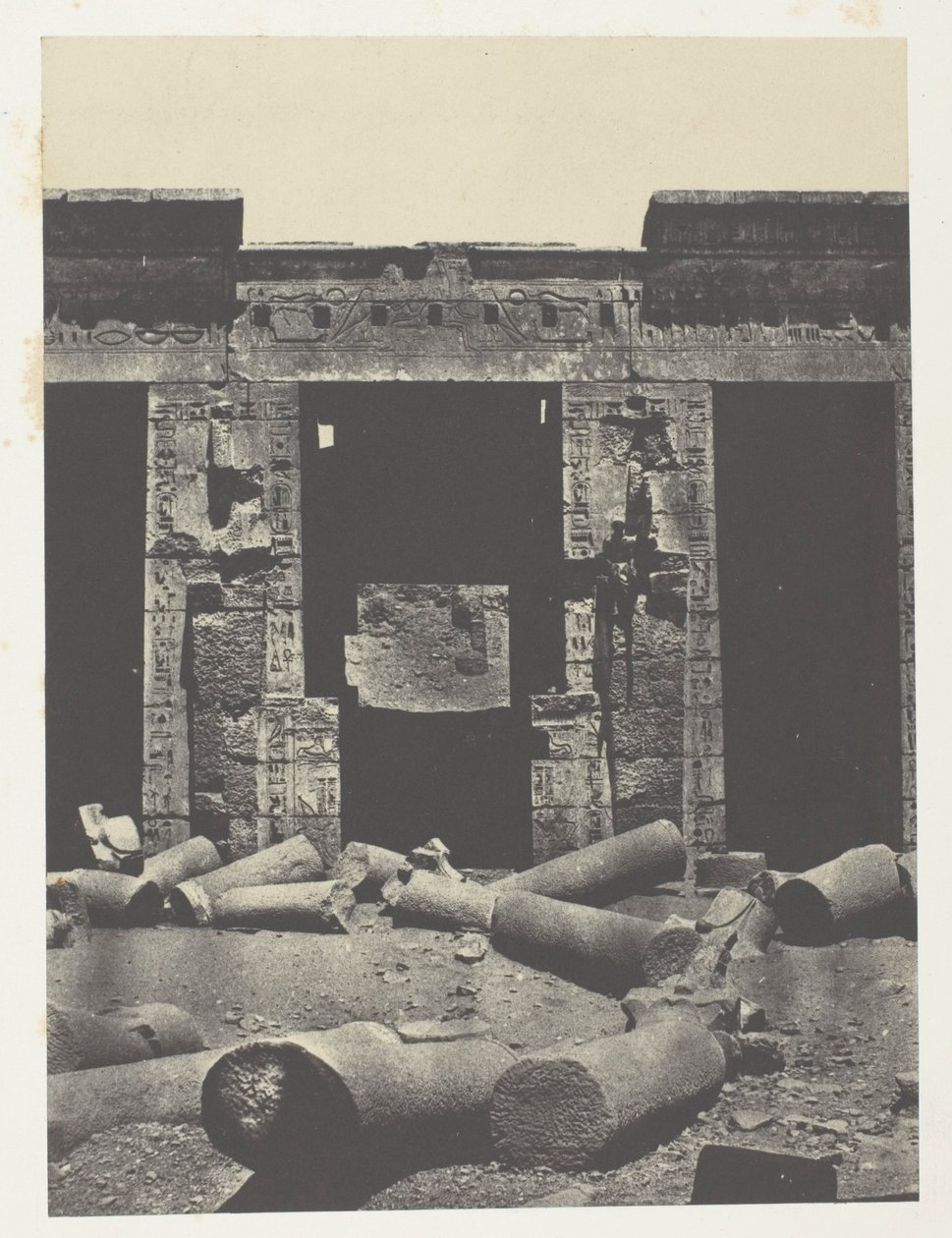Médinet-Habou, Eastern Part of the Peristyle of the Palace of Ramses-Méiamoun; Thebes by Maxime Du Camp