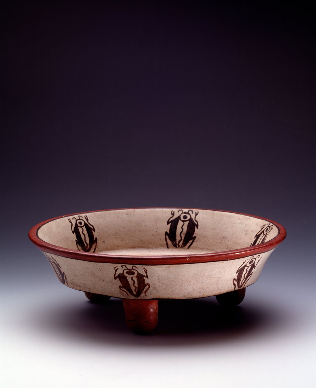 Tripod polychrome clay dish decorated with coleopteres by Mayan Mayan