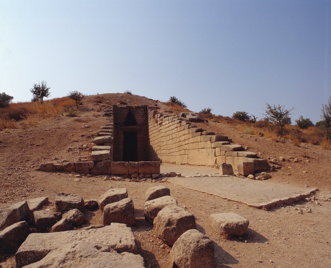 Ancient Greece: view of the entrance to the tomb of Agamemnon called 