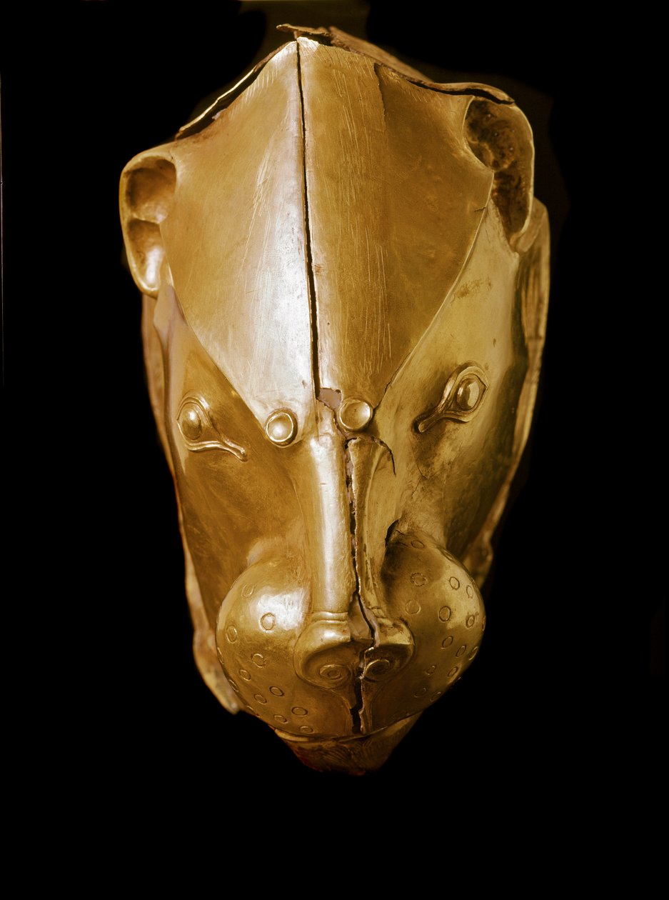 Mycenaean art: gold lion's head rhyton (ceremonial glass) from Grave IV ...