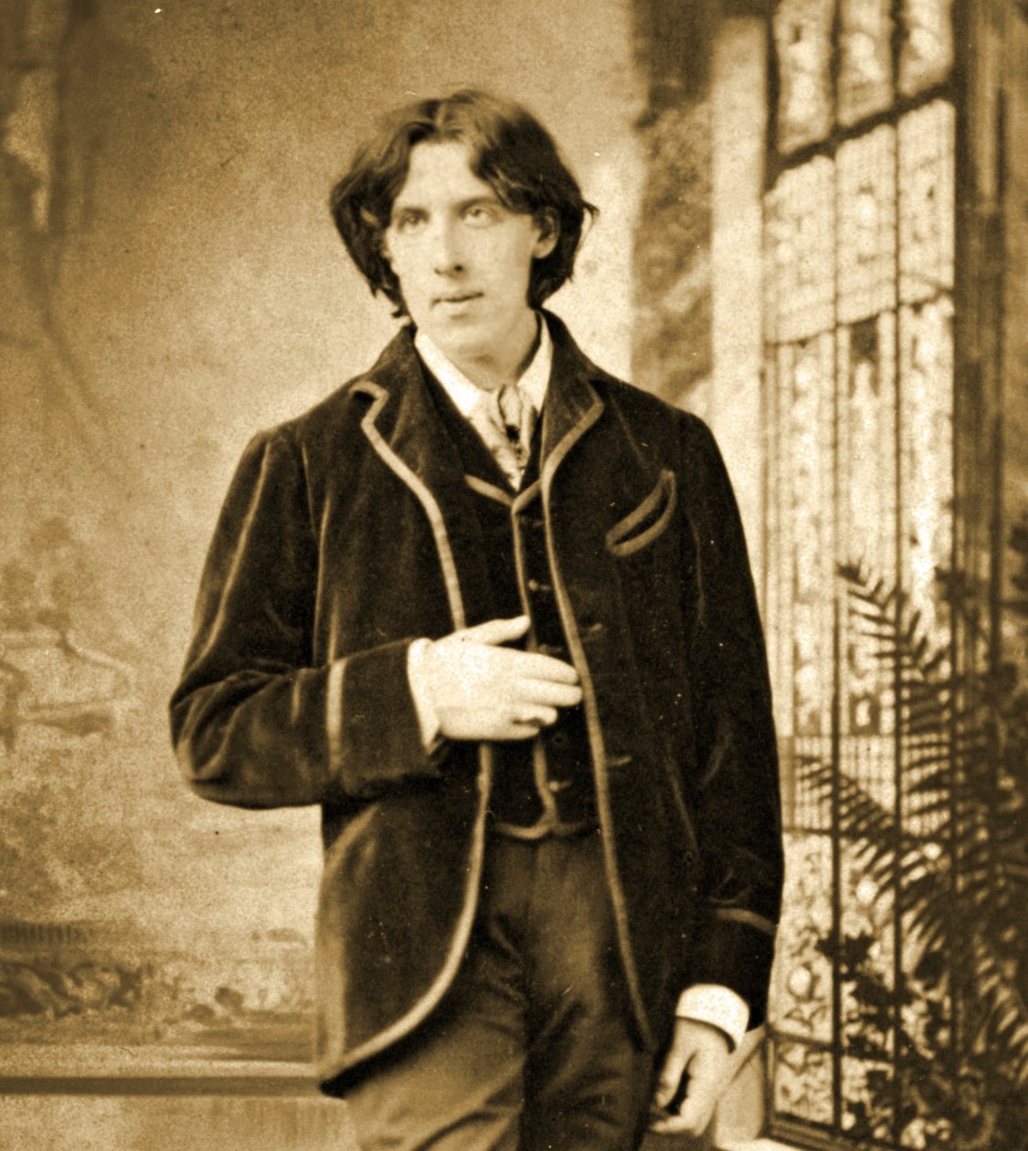 Portrait of Oscar Wilde by Napoleon Sarony