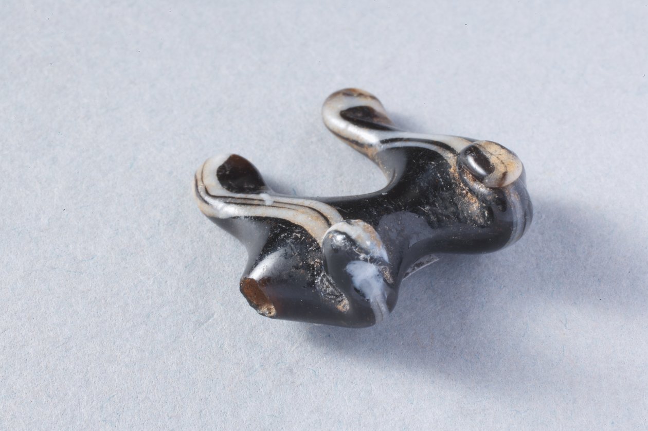 Double bird pendant by New Kingdom Egyptian