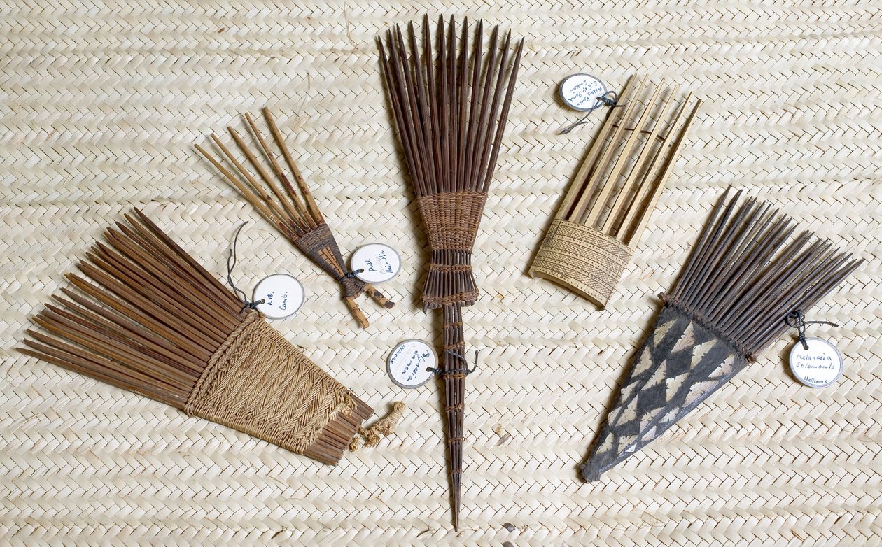 Comb from Samoa or Tonga, hair pin from the Malay Peninsula, comb from Samoa, comb from the Malay Peninsula and comb from the Solomon Islands by Oceanic