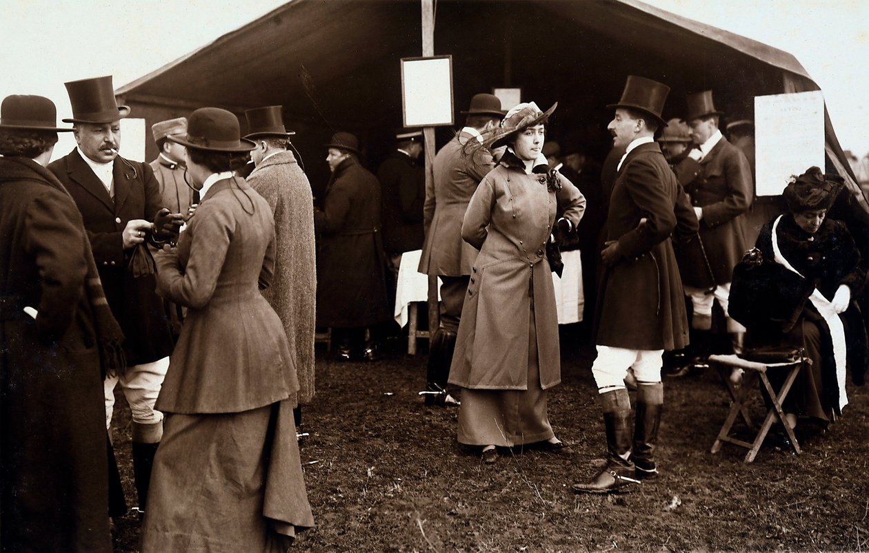 Portrait of the Roman nobility resting during a fox hunt at Casal Brunori, near Rome, 01/02/1915 by Paolo Lucchesi