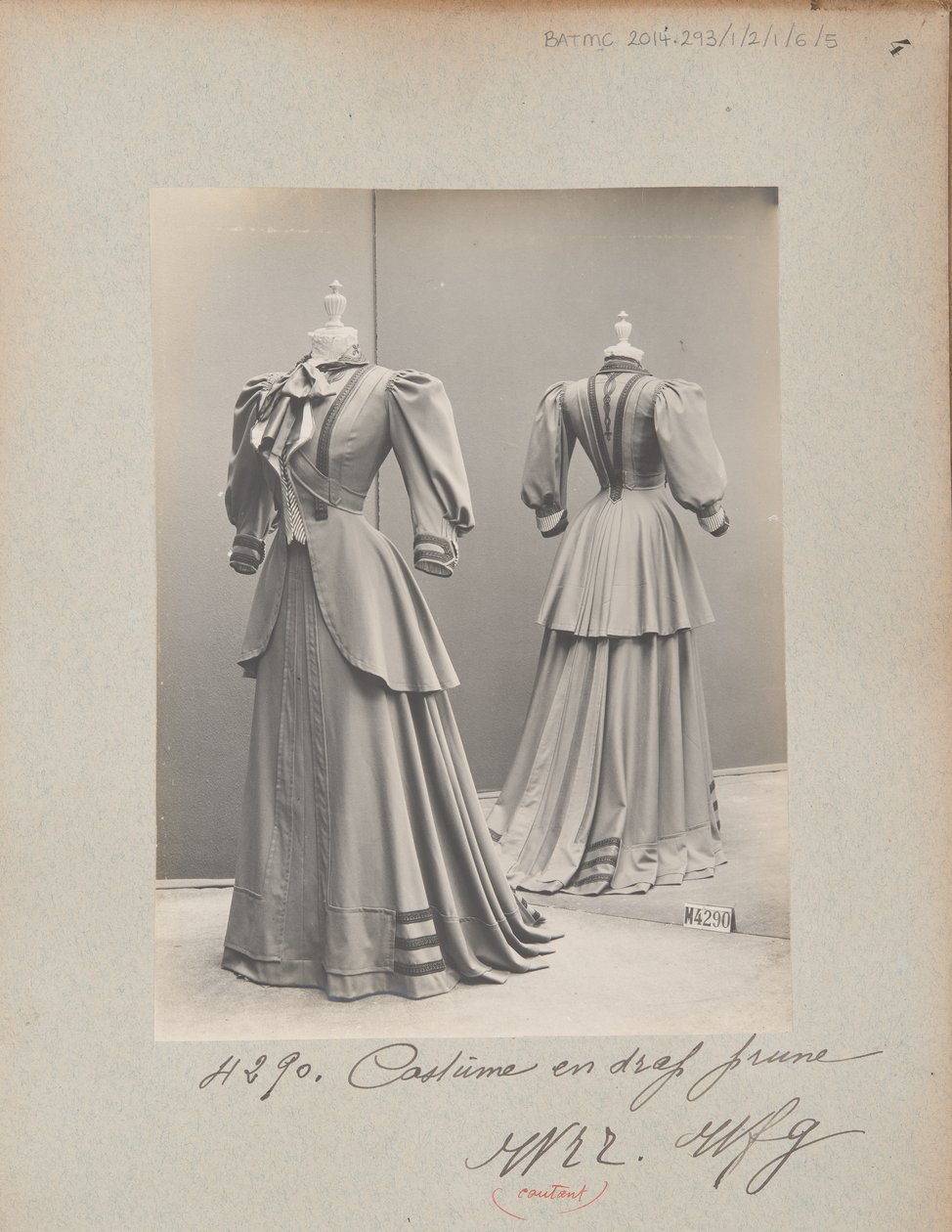 House of Worth, Costume by Photographer French
