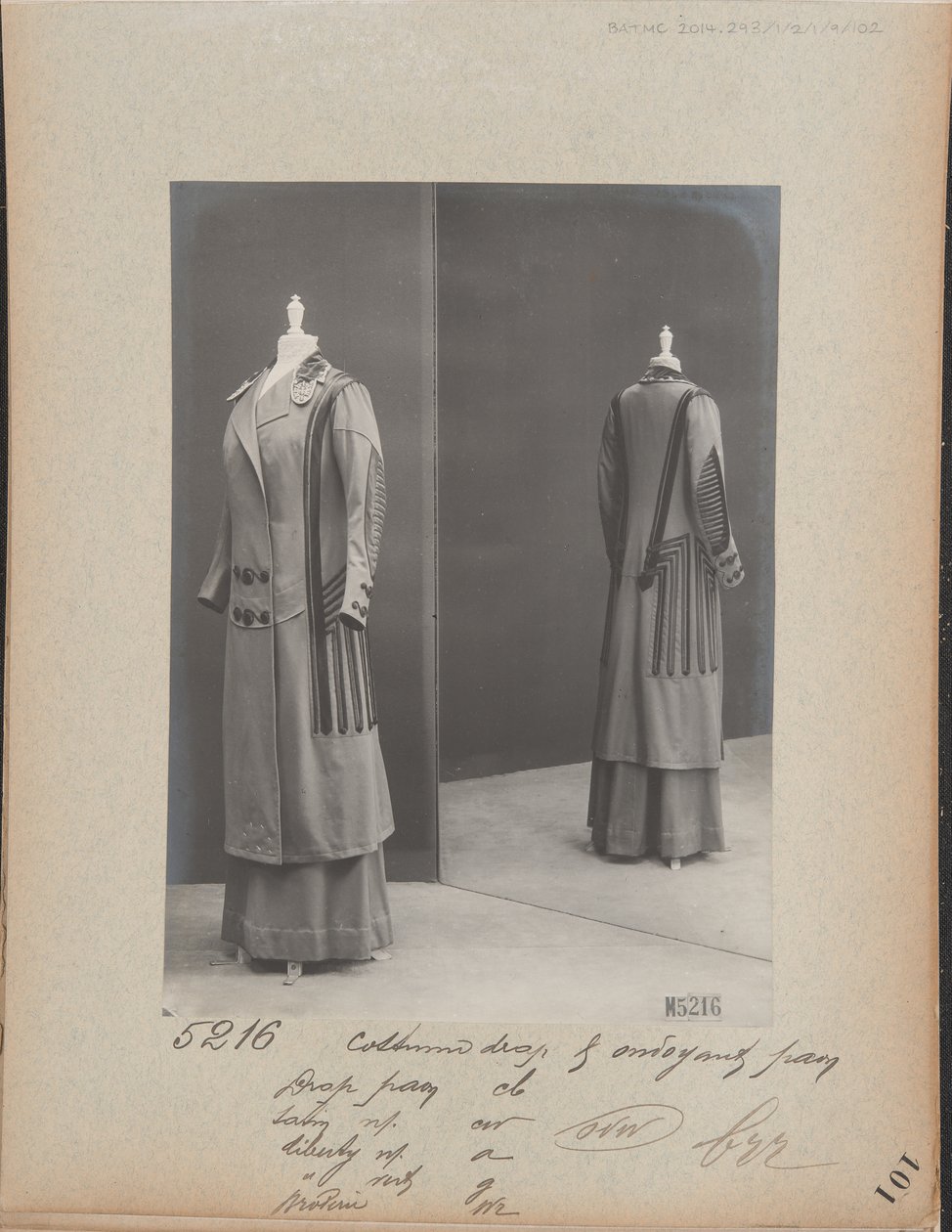 House of Worth, Costume by Photographer French