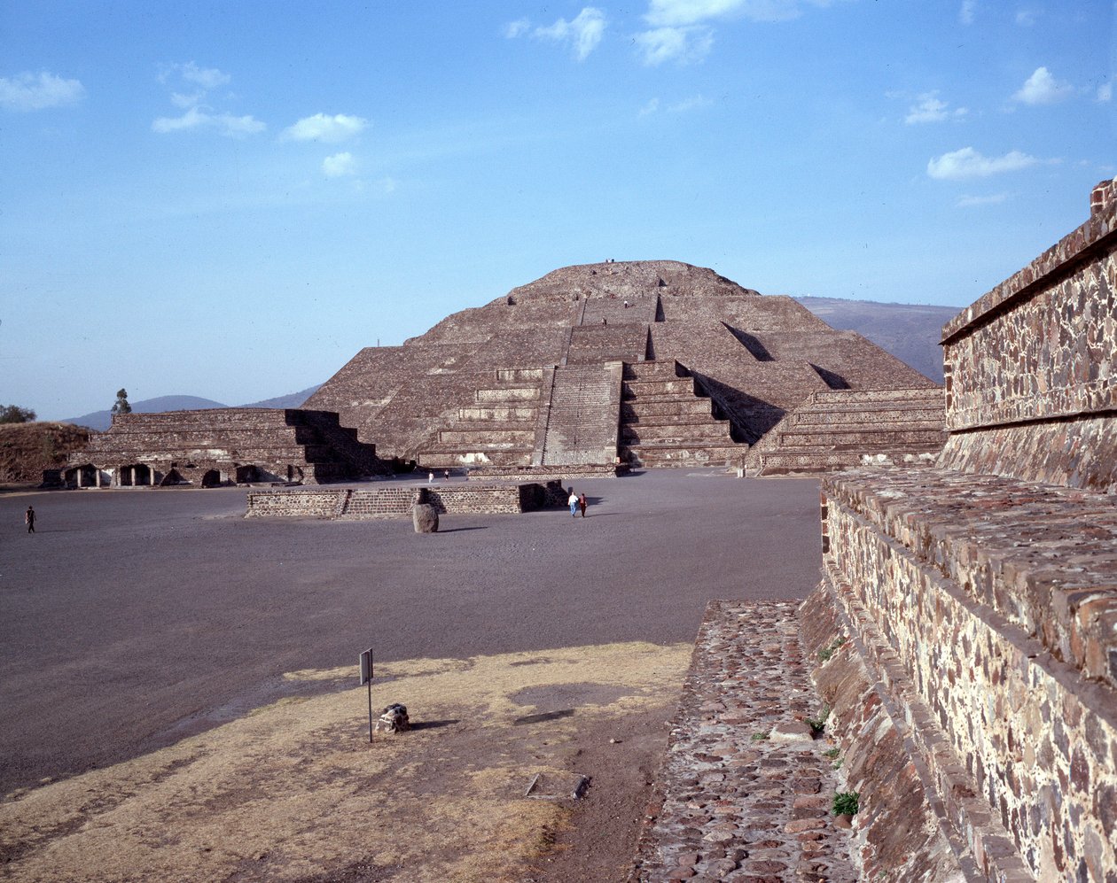 Precolombian civilization: view of the site of Teotihuacan: the temple of the Moon by Pre Columbian Pre Columbian