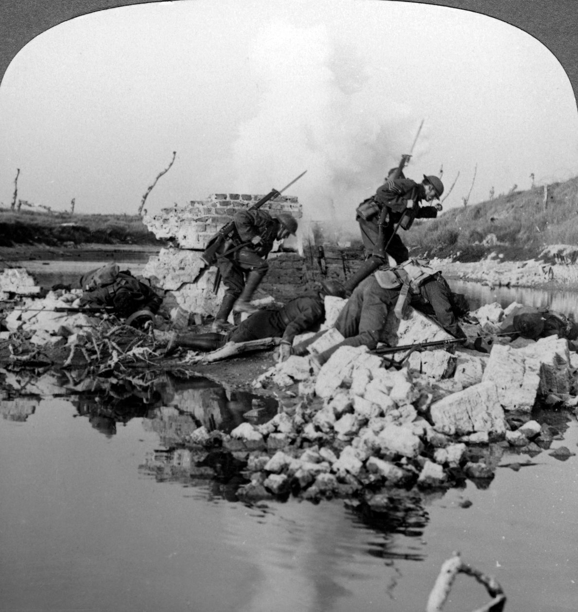 British soldiers in action at the Crozat Canal, France, World War I, 1914-1918 by Realistic Travels Publishers