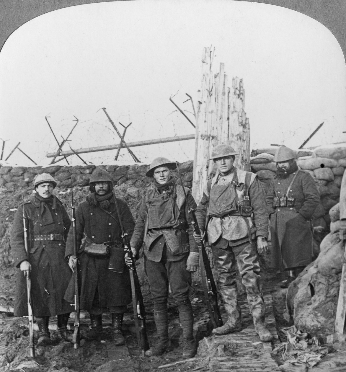 Lewis machine gunners, Hollebeke, Belgium, World War I by Realistic Travels Publishers