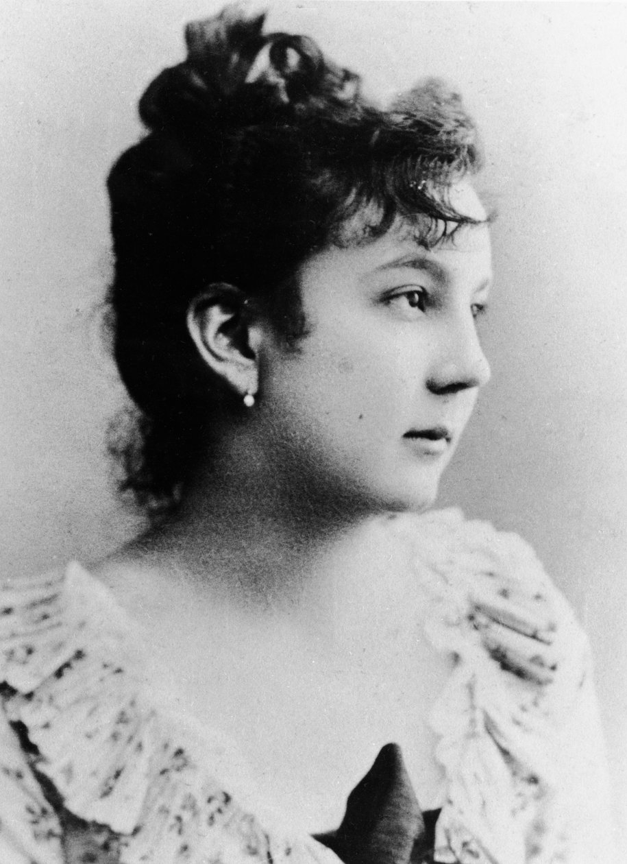 Portrait of Maximilienne Guyon by Reutlinger Studio