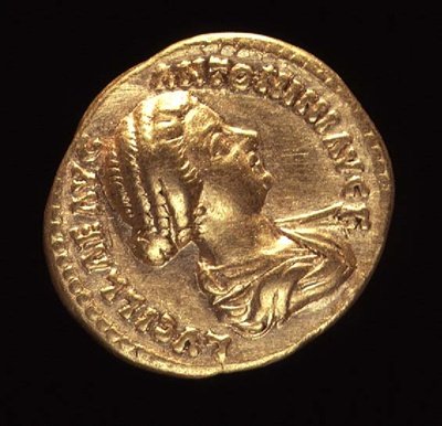Aureus (obverse) depicting Lucilla, daughter of Marcus Aurelius (AD 161-AD 180) draped. Inscription: LUCILLAE AVG ANTONINI AVG F by Roman