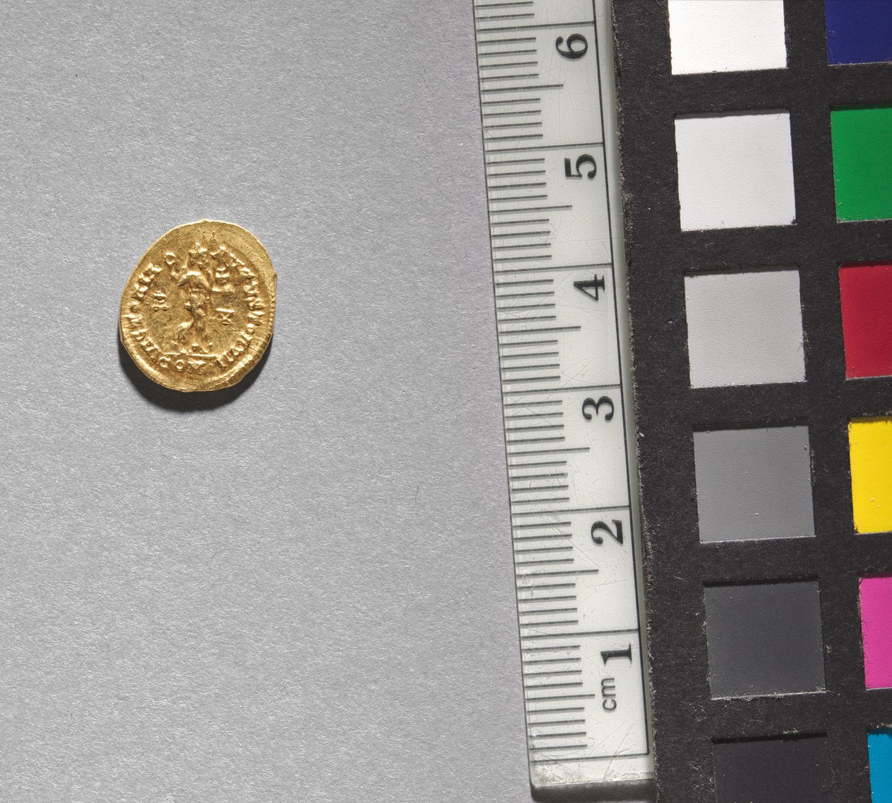 Solidus of Arkadios (reverse), 395-408 (gold) by School Byzantine