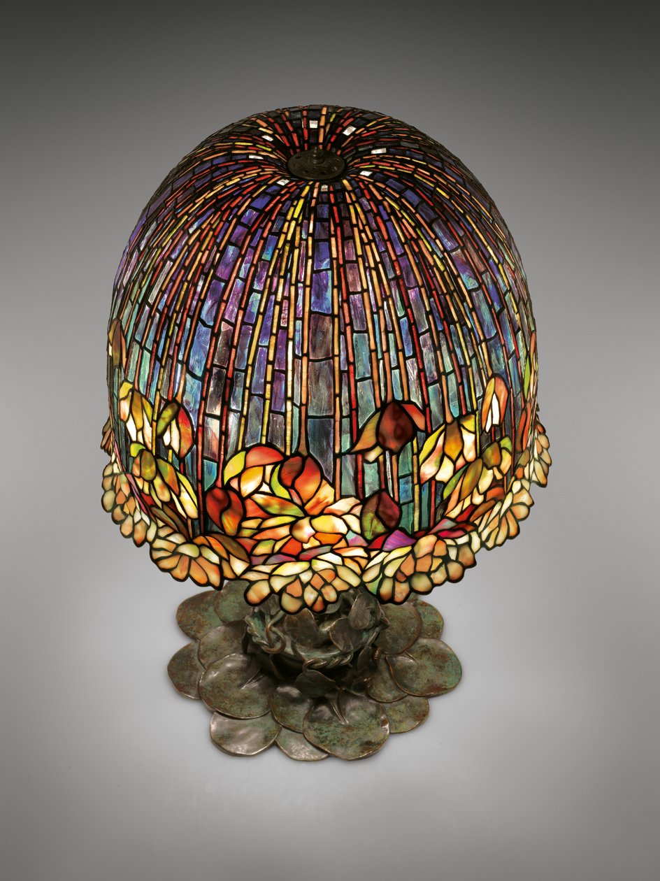 Tiffany water 2025 lily table lamp
