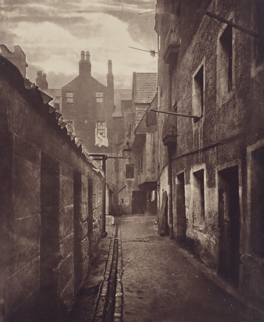 Close, No. 115 High Street by Thomas Annan