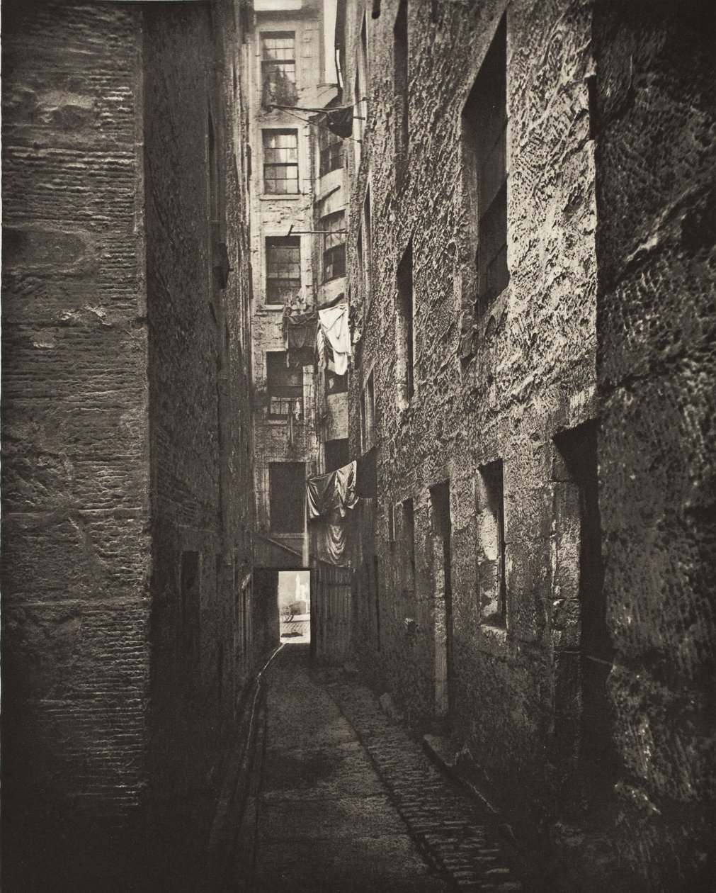 Close No. 148 High Street (#5) by Thomas Annan