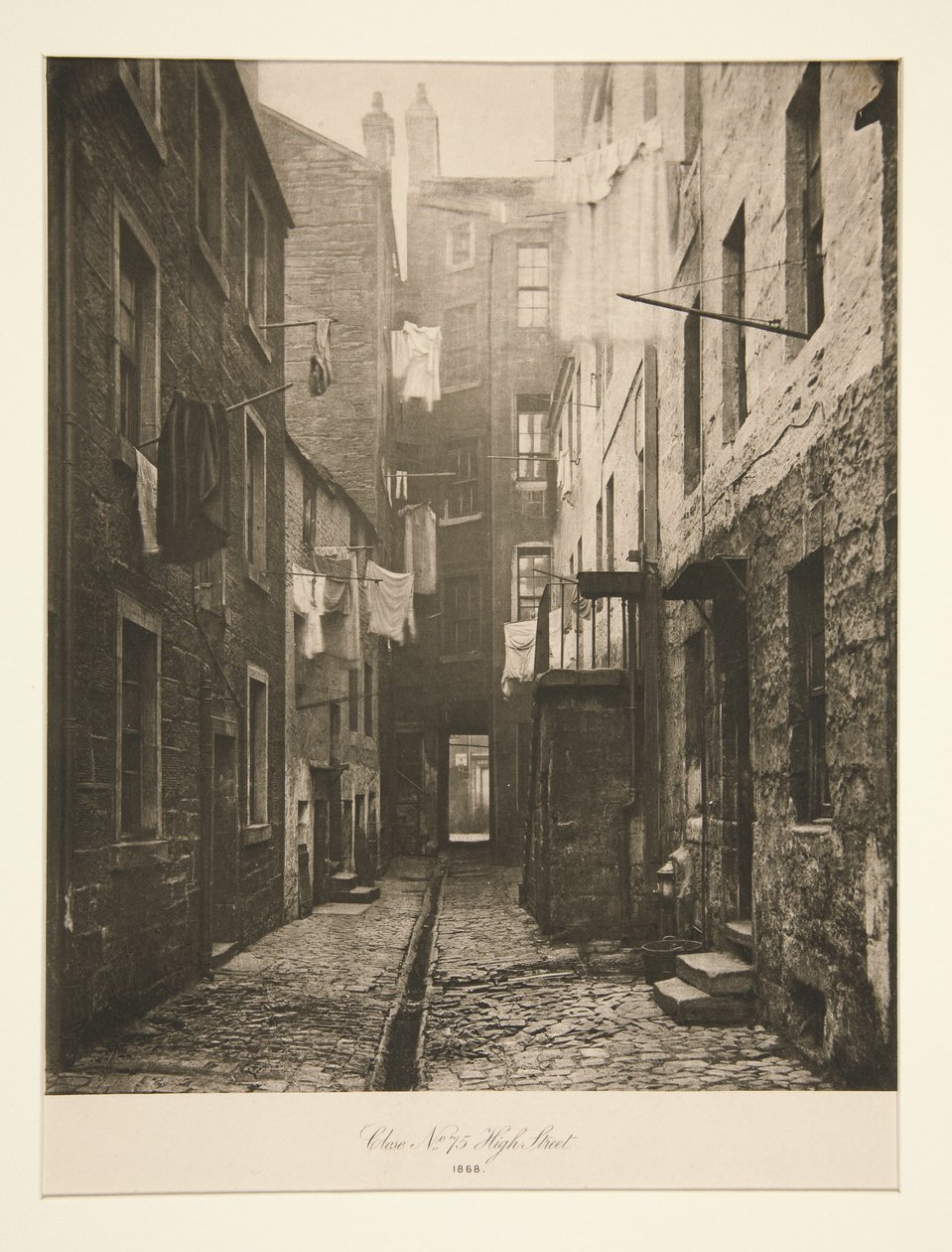 Close No. 75 - High Street by Thomas Annan