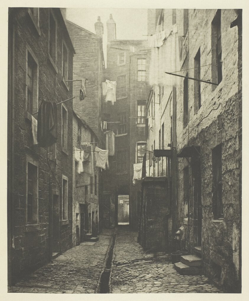 Close No. 75 High Street by Thomas Annan