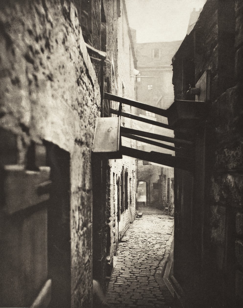 Close No. 83 High Street (#10) by Thomas Annan
