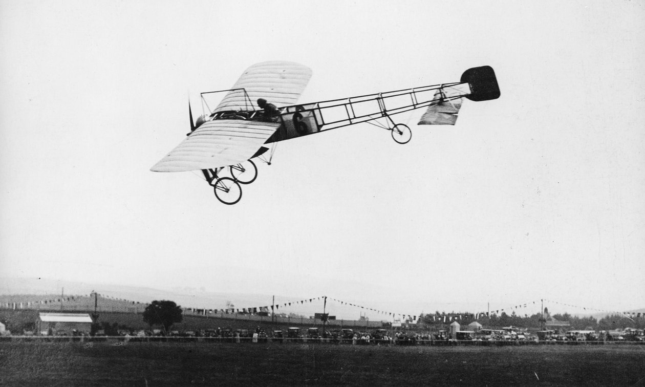 Cattaneo going for the distance prize in Lanark, August, 1910 by Thomas E. and Horace Grant Grant