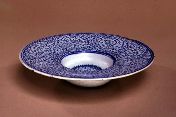 Tondino dish, Iznik Golden Horn ware, Turkish, c.1535-45 by Turkish School