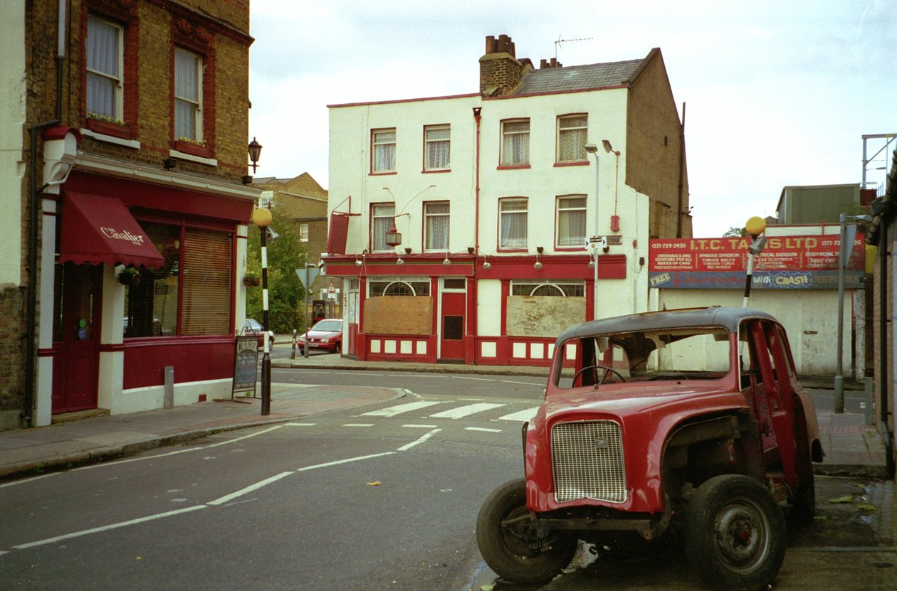 At Bethnal Green by Unbekannt Unbekannt