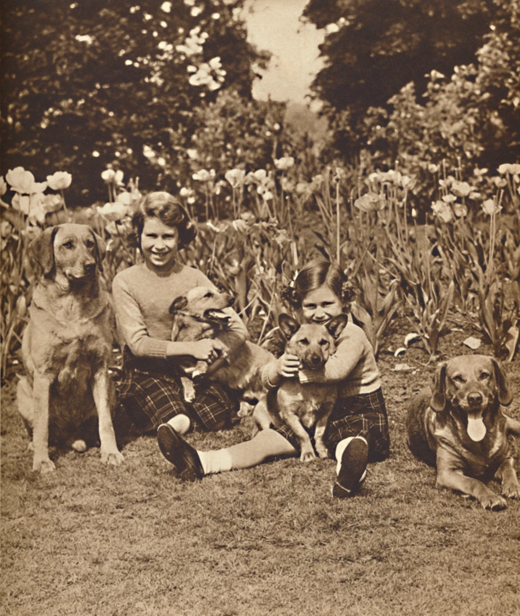 Princesses Elizabeth and Mary at Royal Lodge, Windsor, c1936-1937 by Unbekannt