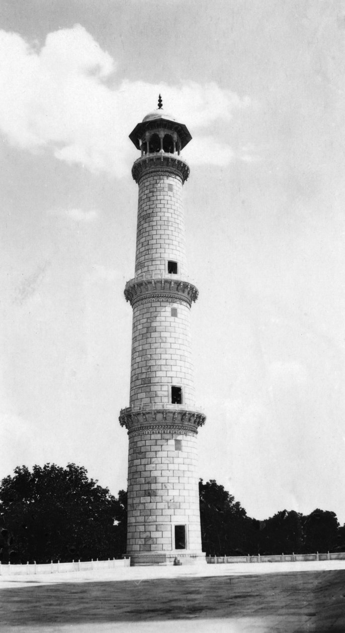 A Minaret at the Taj Mahal, Agra, India, 1916-1917 by Unbekannt