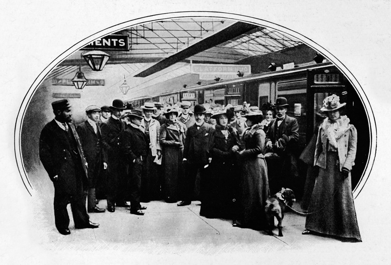 A Theatrical Company Starting on Tour, Euston Station, London, c. 1900 by Unbekannt