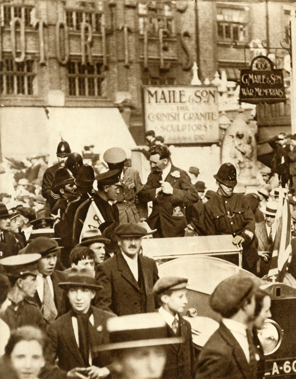 Alcock and Brown After the First Non-Stop Transatlantic Flight, London, June 1919 by Unbekannt
