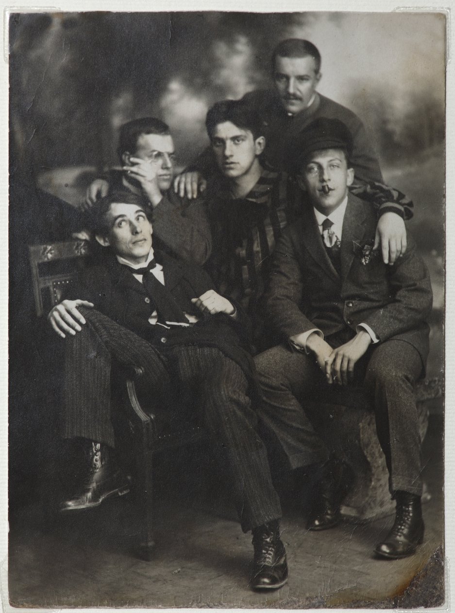 Aleksei Kruchenykh, David Burliuk, Vladimir Mayakovsky, Nikolai Burliuk and Benedikt Livshits, 1913 by Unbekannt
