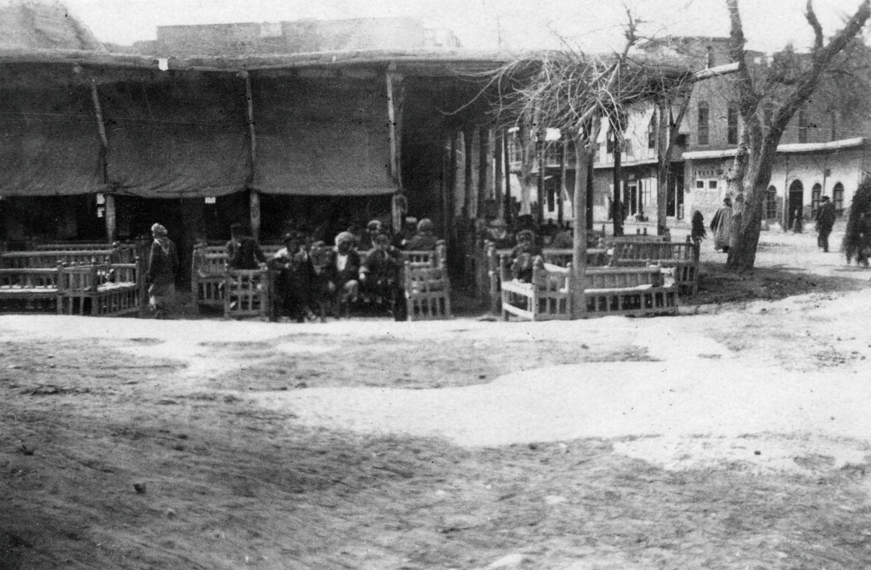 Arab Coffee Shop, Baghdad, Mesopotamia, WWI, 1918 by Unbekannt
