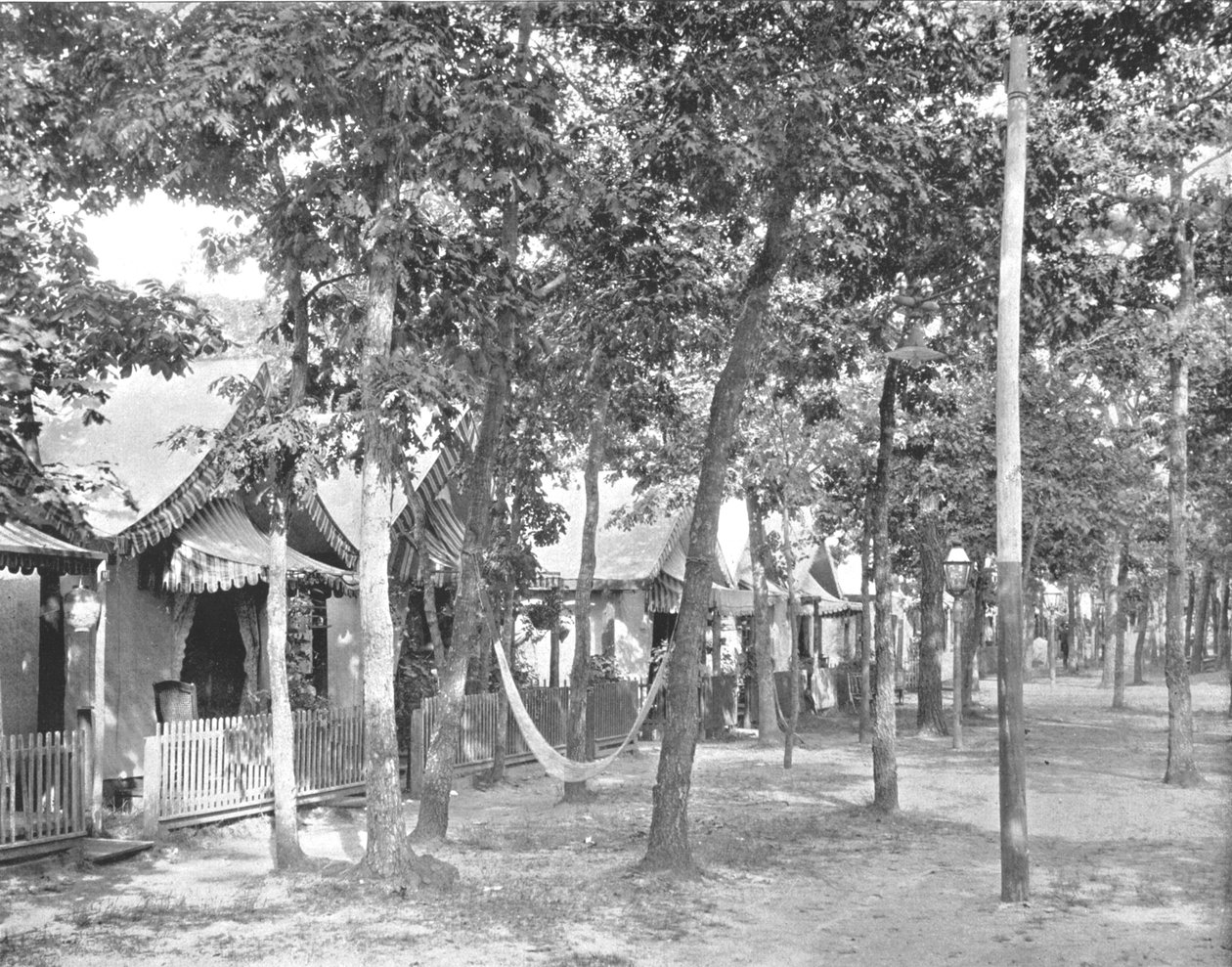Avenue of Tents, Ocean Grove, New Jersey, USA, c1900 by Unbekannt