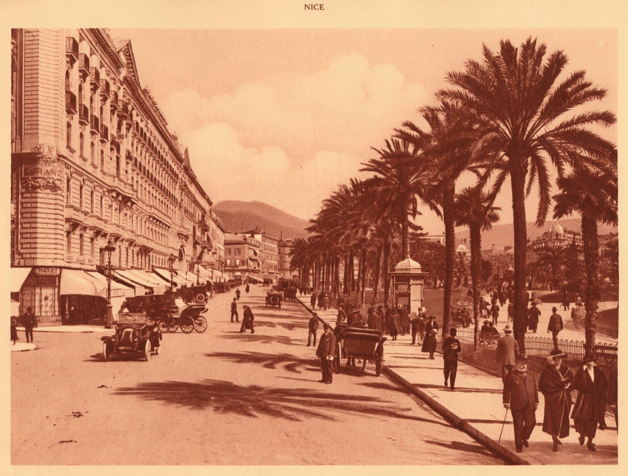 Avenue of Verdun, Nice by Unbekannt