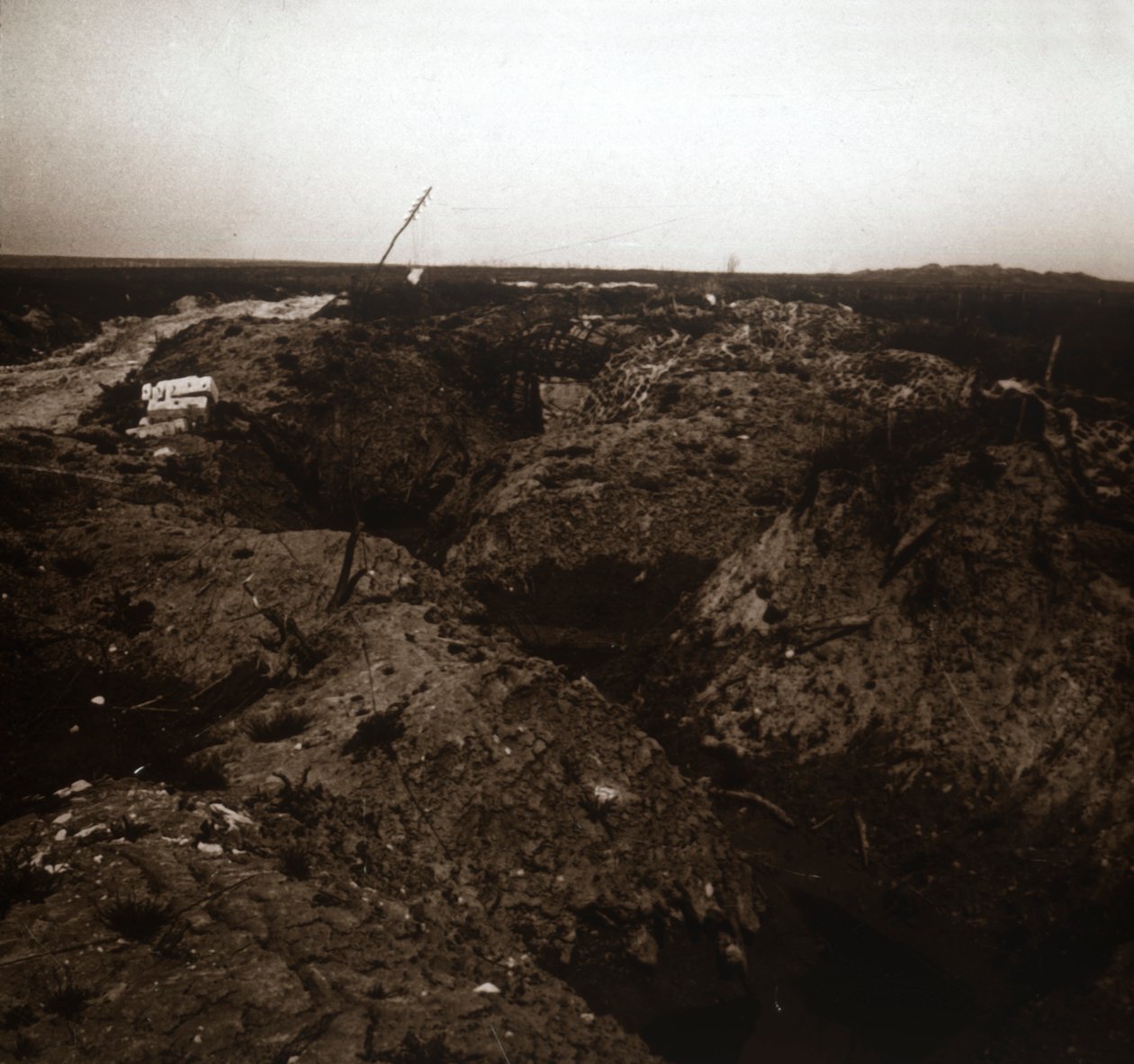Battlefield, Craonne, northern France, c1914-c1918 by Unbekannt
